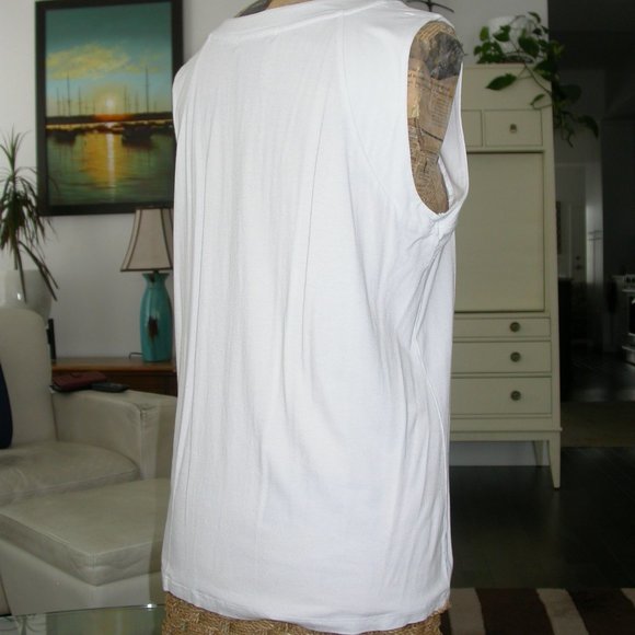 White Sleeveless Blouse - Picture 7 of 7